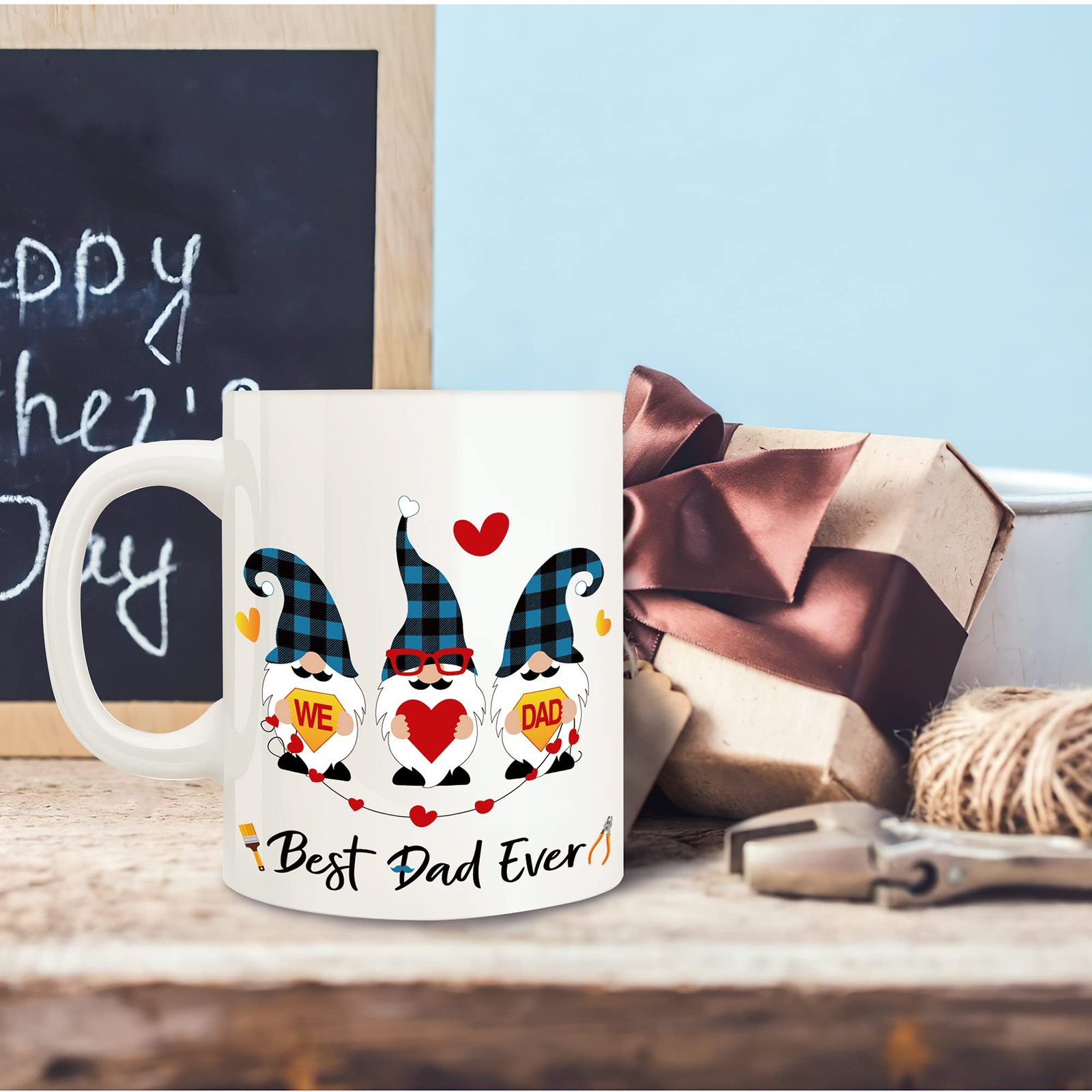 04c9a59a.jpg Best Dad Ever mug beside a Father's Day card