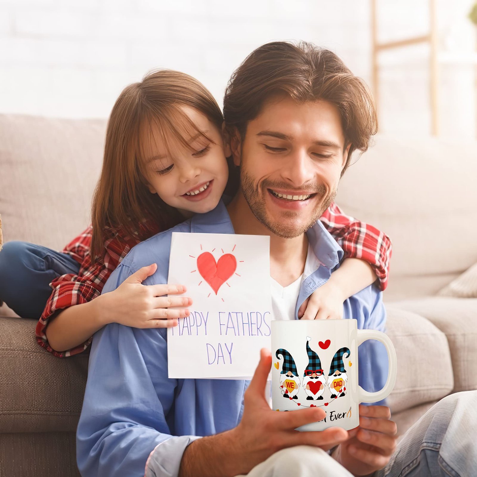 29d8e6f2.jpg Father and daughter with the Best Dad Ever mug and a card