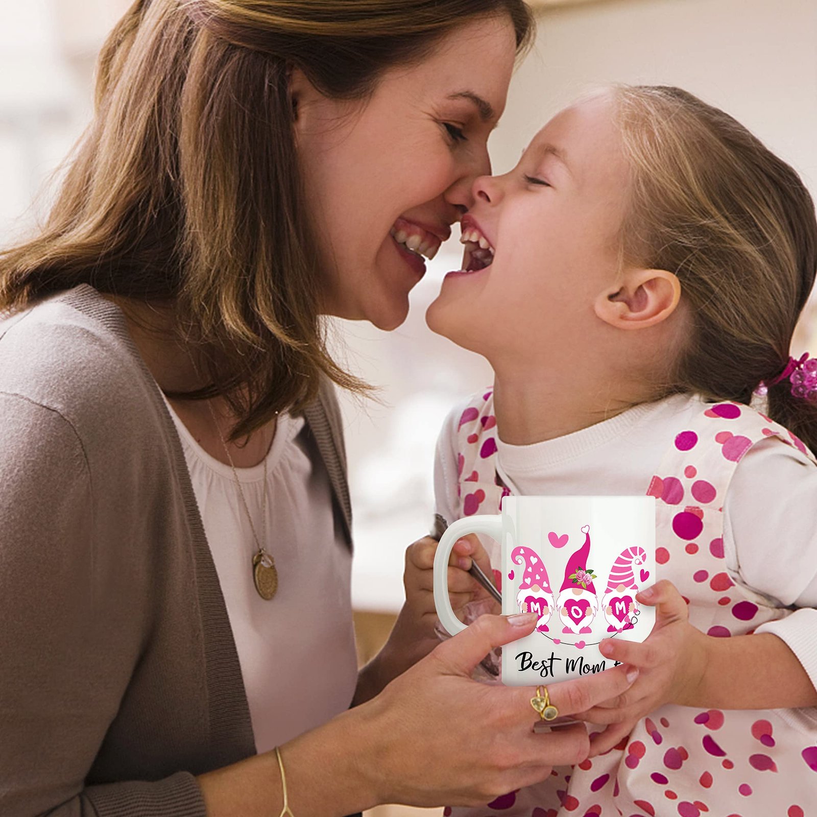 4e2af398.jpg Mother and daughter with the Best Mom Ever mug