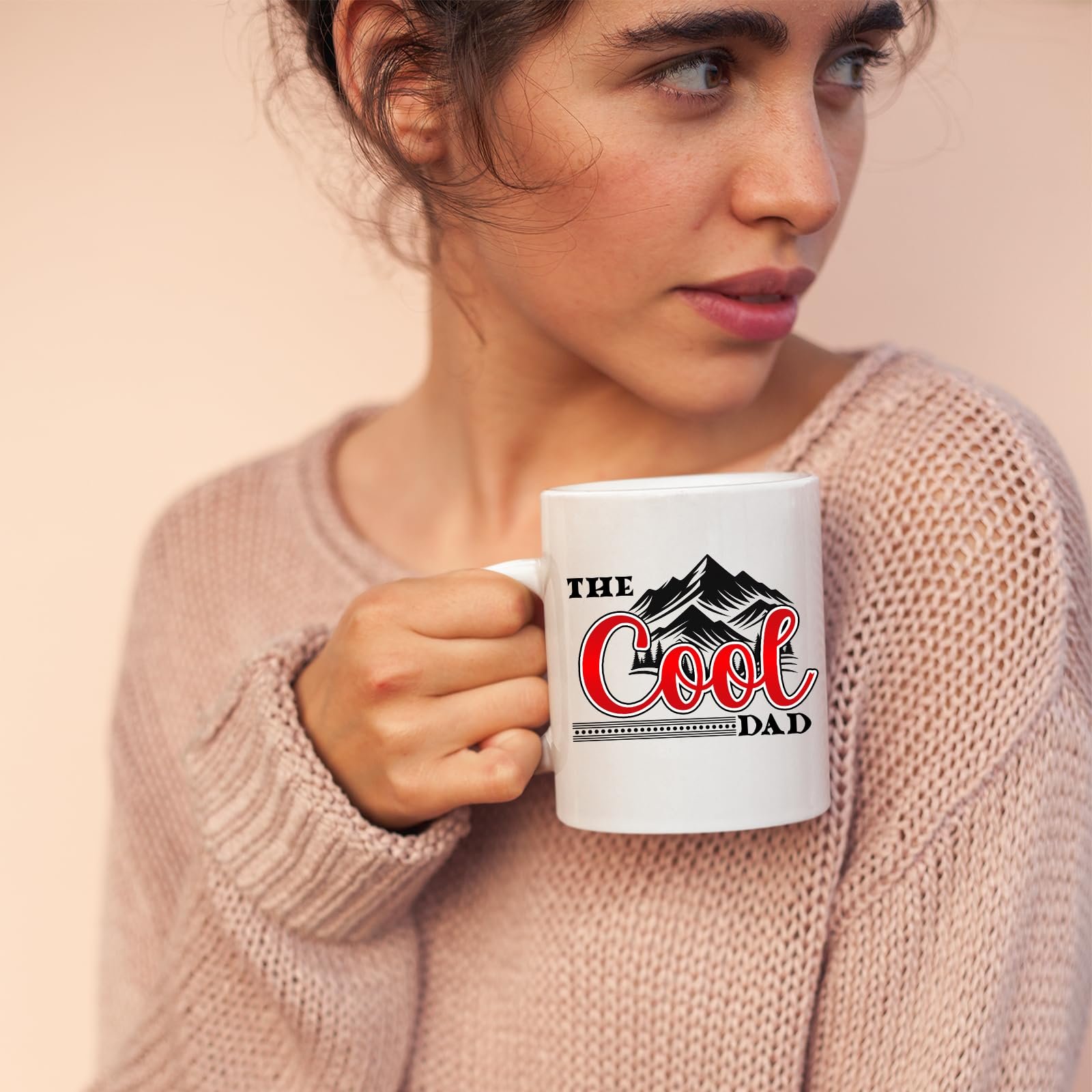 71bdohblbdl.jpg Woman in a pink jumper holding the The Cool Dad mountains mug