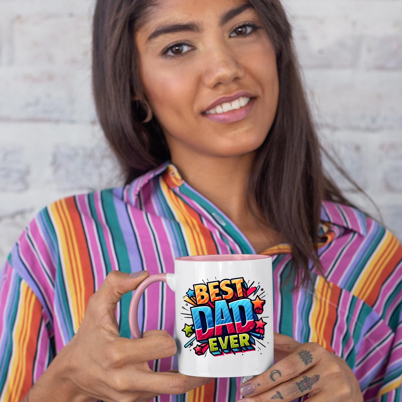 71ftdnk cvl.jpg Woman in a striped shirt holding the Best Dad Ever comic colour handle mug