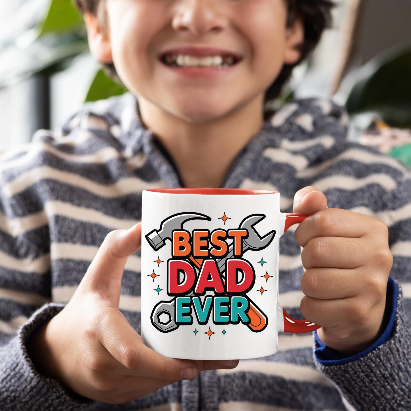 71i4pyuvlxl.jpg Smiling child holding the Best Dad Ever tools mug with a red handle