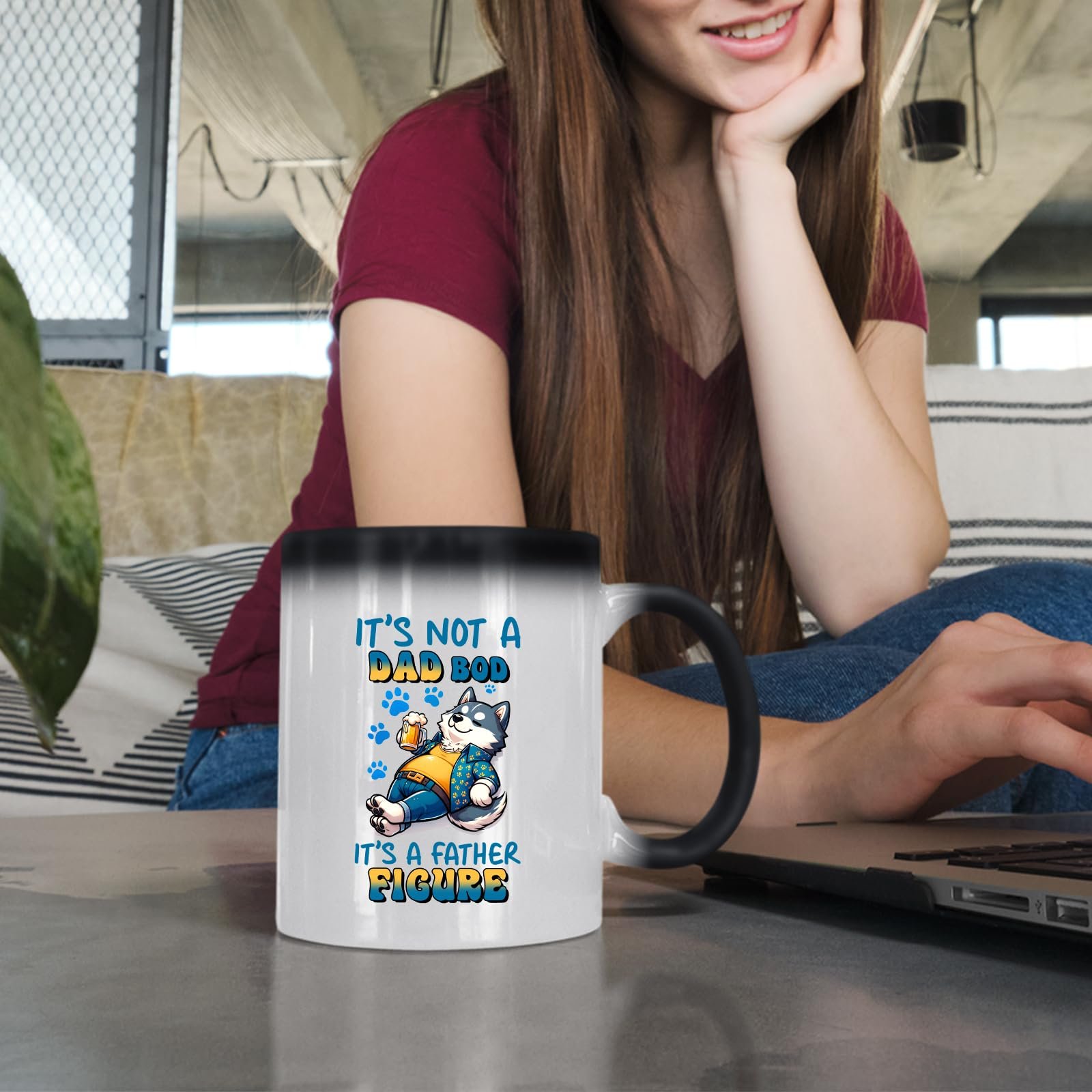 71ibthnflul.jpg Woman at a laptop with the Dad Bod husky colour changing mug