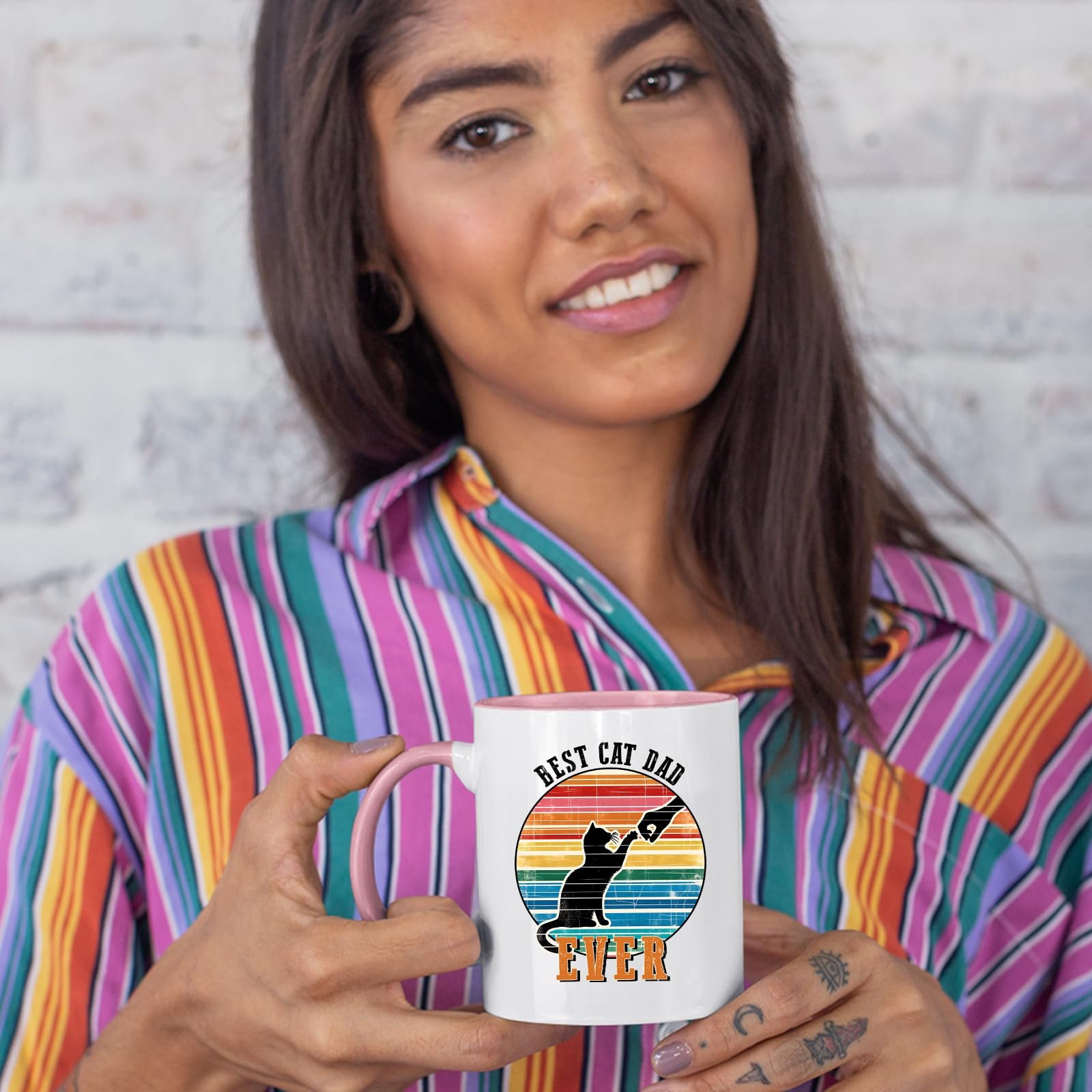 71xgvmrnnbl.jpg Woman in a striped shirt holding the Best Cat Dad Ever colour handle mug