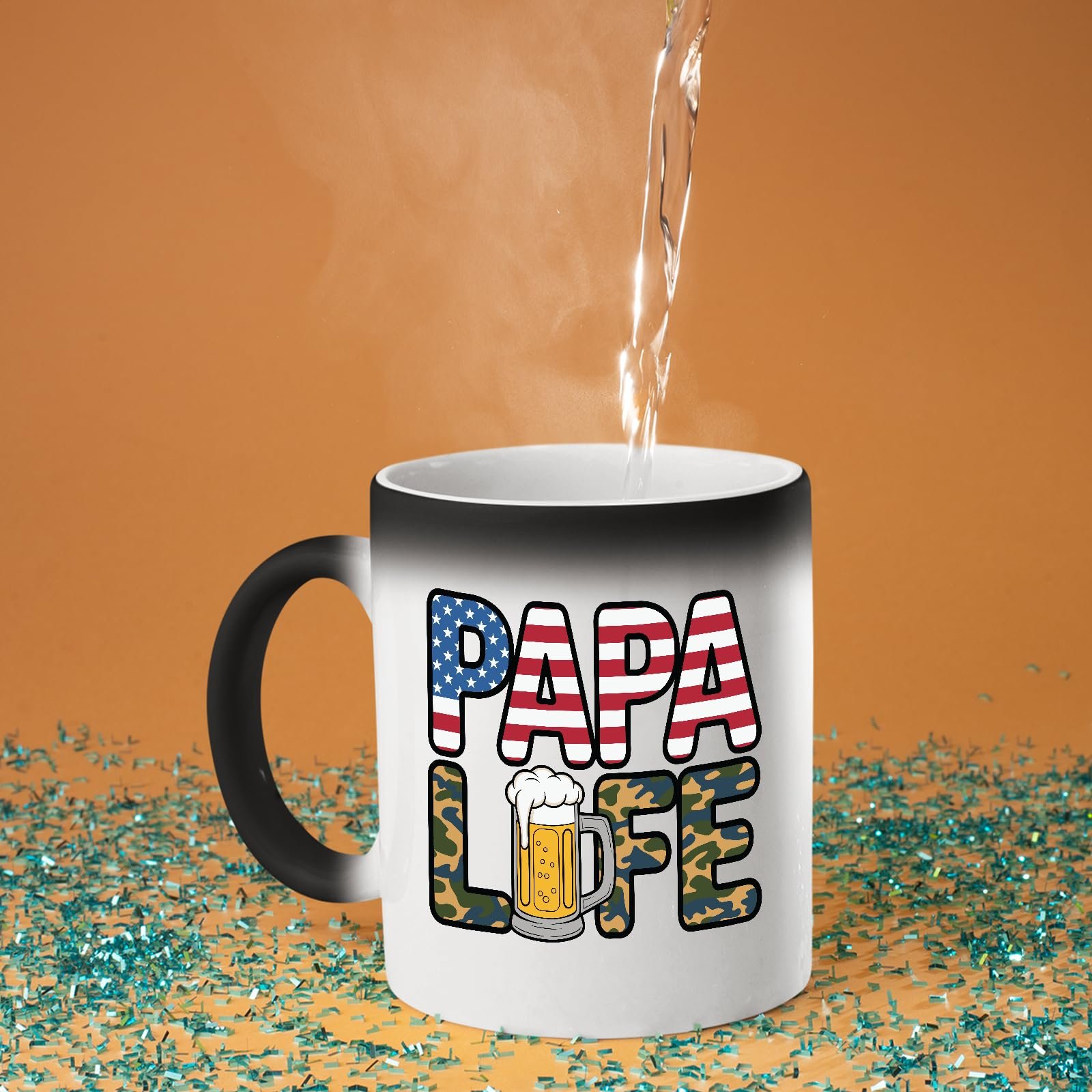 71en2v vzol.jpg Hot water poured into the Papa Life colour changing mug as the design appears