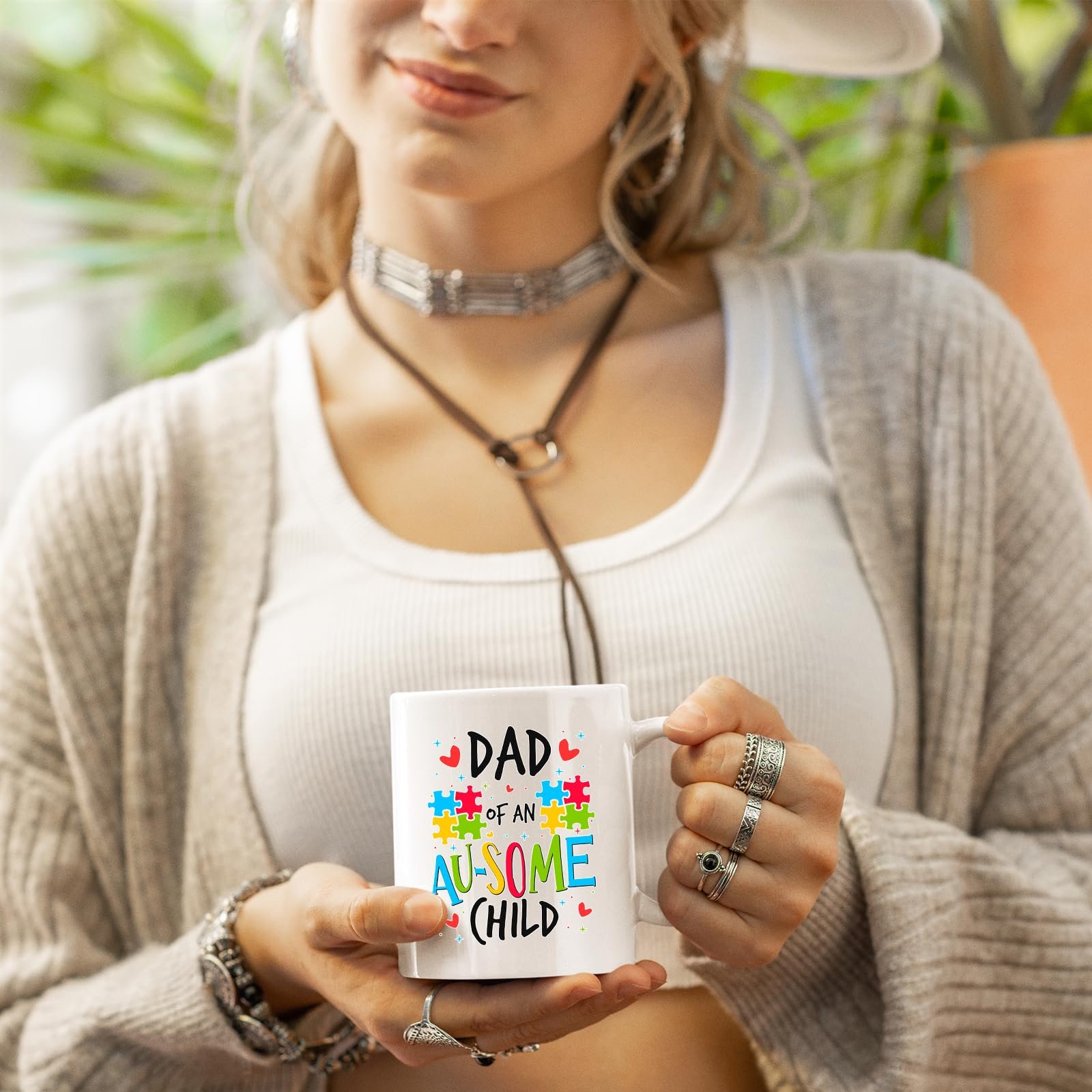 71ekjtlazll.jpg Woman in a cardigan holding the Dad of an Au-Some Child mug