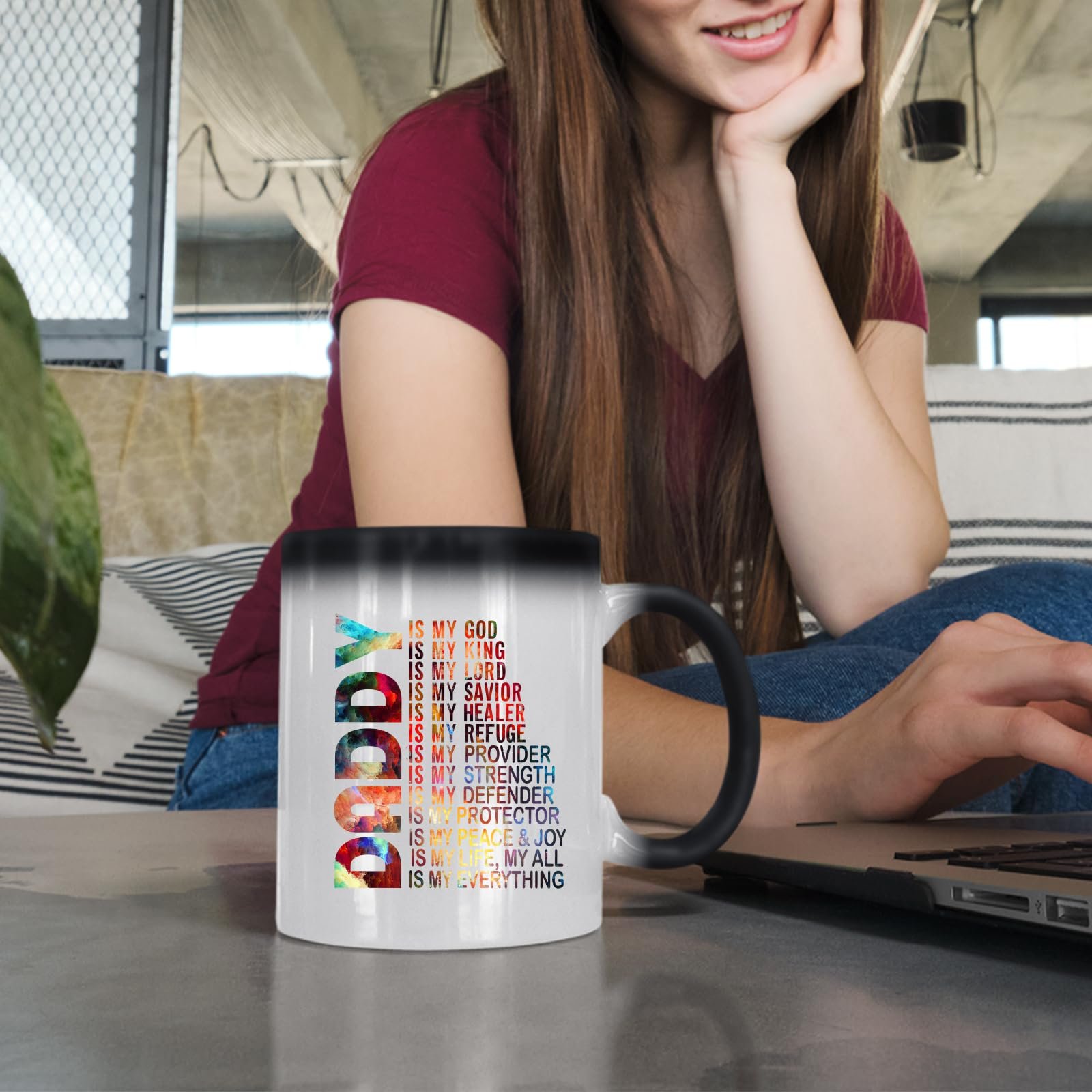 71fn6rxelol.jpg Woman at a laptop with the Daddy Is My God colour changing mug