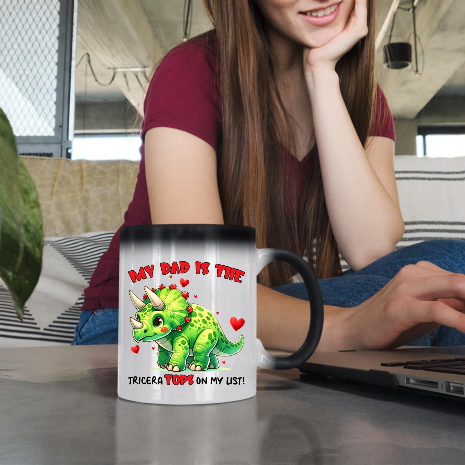 71kqdcgssul.jpg Woman at a laptop with the Triceratops dad colour changing mug