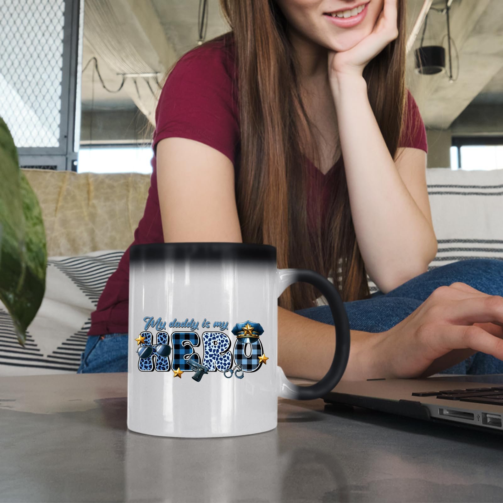 71q9rpna9cl.jpg Woman at a laptop with the My Daddy Is My Hero police colour changing mug