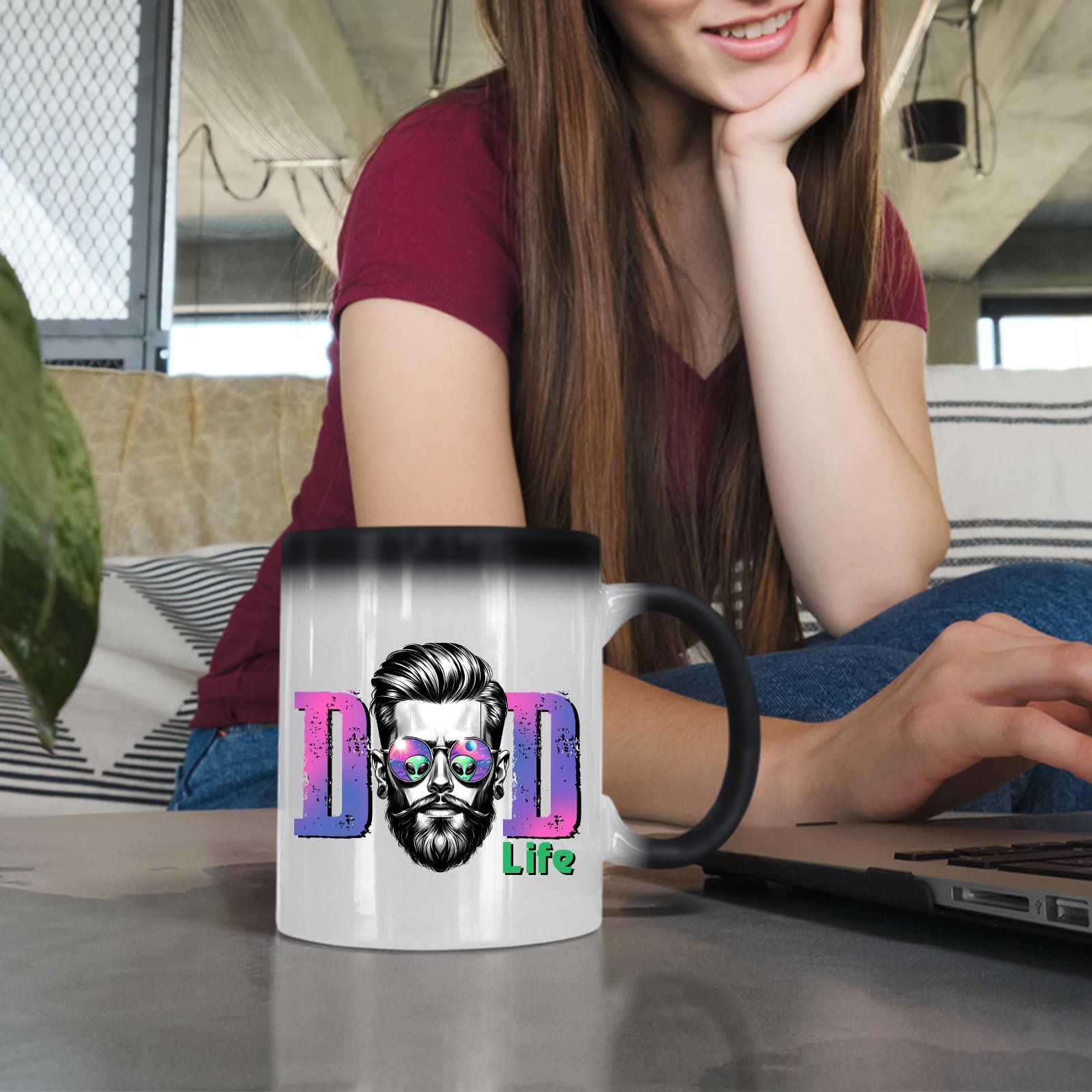 71rvgvc4qyl.jpg Woman at a laptop with the Dad Life bearded dad colour changing mug