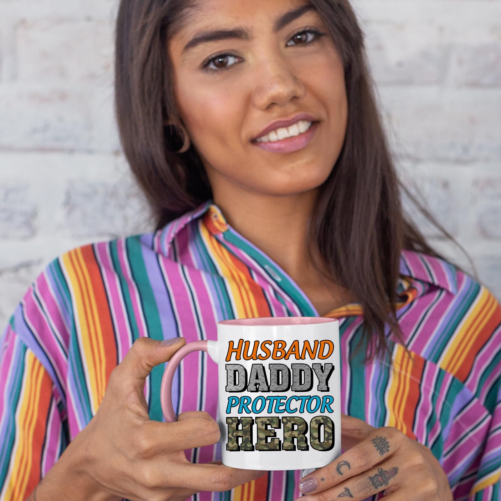 71vxupjqupl.jpg Woman in a striped shirt holding the Husband Daddy Protector Hero camo colour handle mug