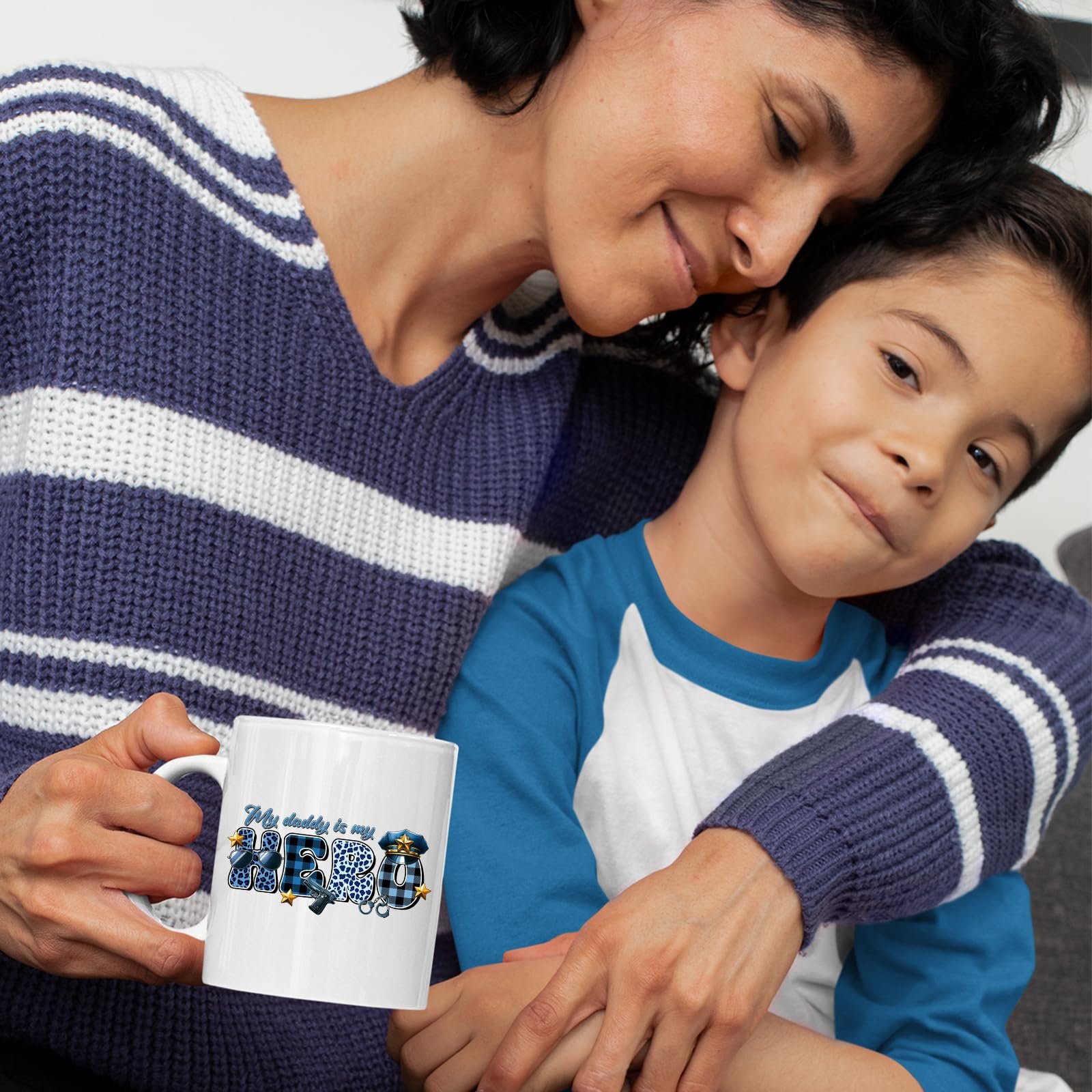 81a4lbi3aol.jpg Mum and son with the My Daddy Is My Hero police mug