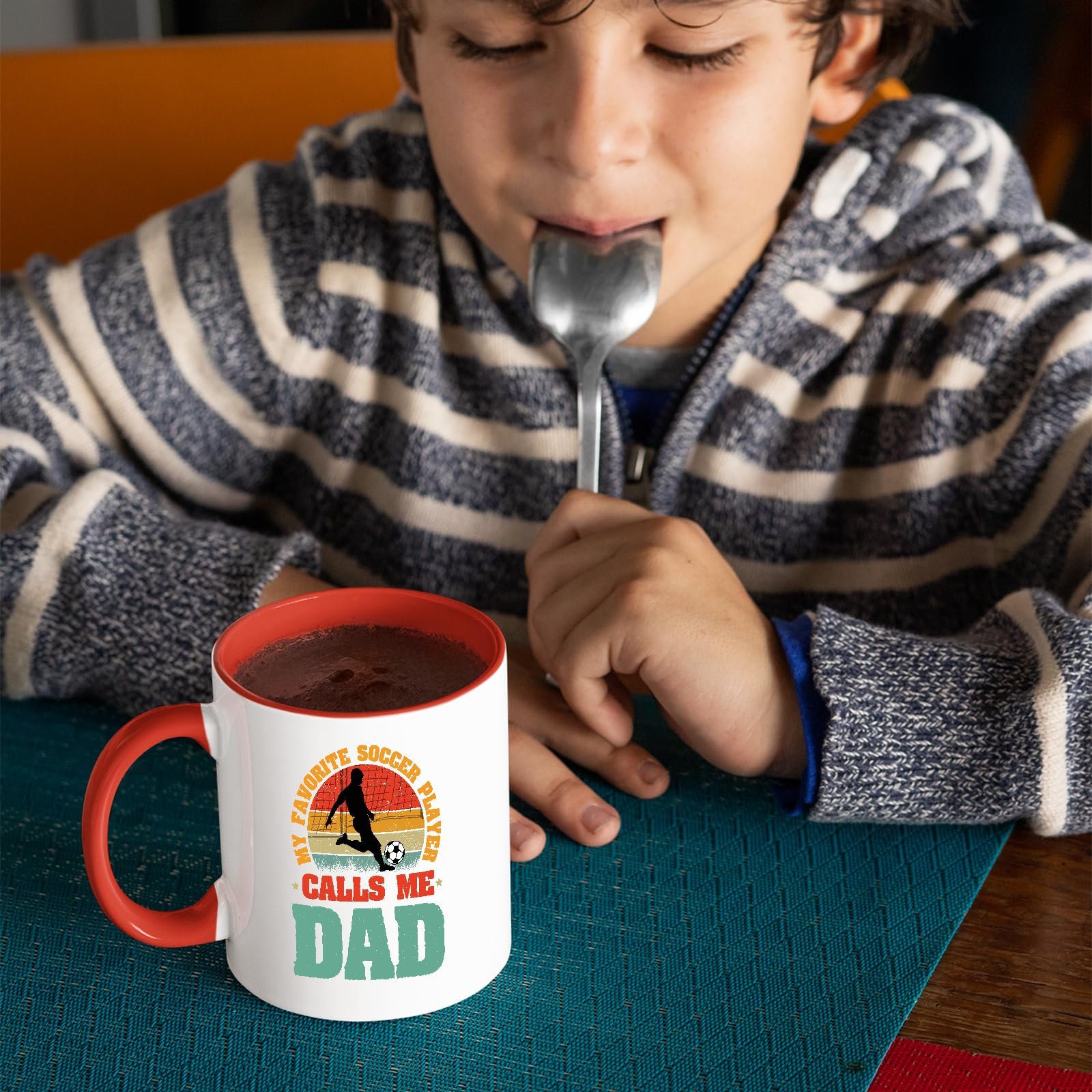 81qfbwok ml.jpg Child with a spoon next to the Soccer Dad mug with a red handle